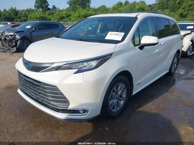 45750873 :رقم المزاد ، 5TDYRKEC6MS054302 vin ، 2021 Toyota Sienna Xle مزاد بيع