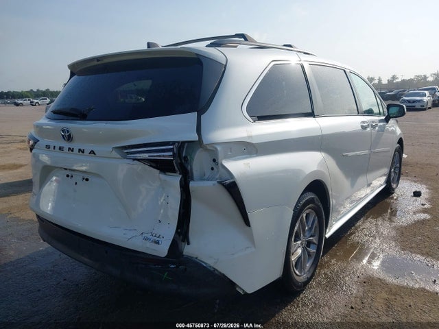 45750873 :رقم المزاد ، 5TDYRKEC6MS054302 vin ، 2021 Toyota Sienna Xle مزاد بيع