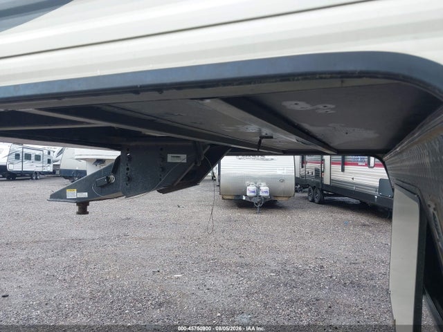 45750900 :رقم المزاد ، 4X4FPUB28KP077473 vin ، 2019 Palomino Puma Series M-255rks مزاد بيع
