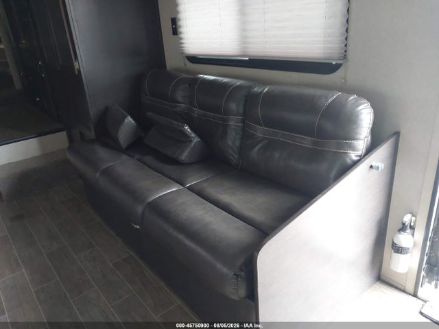 45750900 :رقم المزاد ، 4X4FPUB28KP077473 vin ، 2019 Palomino Puma Series M-255rks مزاد بيع