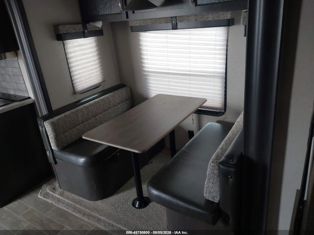 45750900 :رقم المزاد ، 4X4FPUB28KP077473 vin ، 2019 Palomino Puma Series M-255rks مزاد بيع