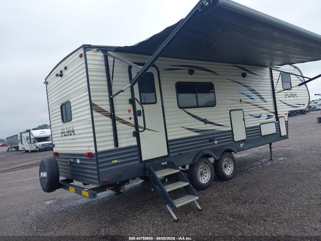 45750900 :رقم المزاد ، 4X4FPUB28KP077473 vin ، 2019 Palomino Puma Series M-255rks مزاد بيع