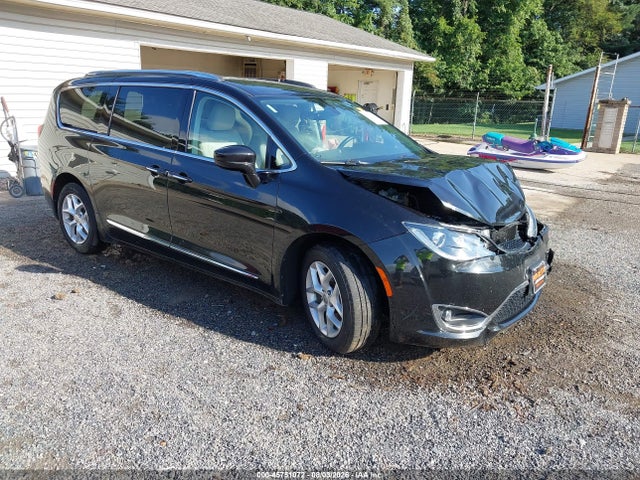 2018 Chrysler Pacifica Touring L მანქანა იყიდება აუქციონზე, vin: 2C4RC1BG2JR112322, აუქციონის ნომერი: 45751072