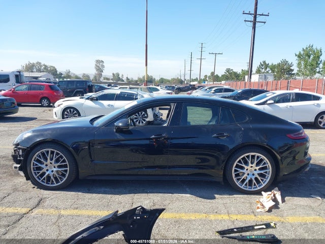 WP0AA2A75JL119588 Porsche PANAMERA 4