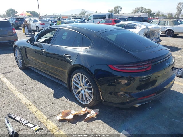 WP0AA2A75JL119588 Porsche PANAMERA 4