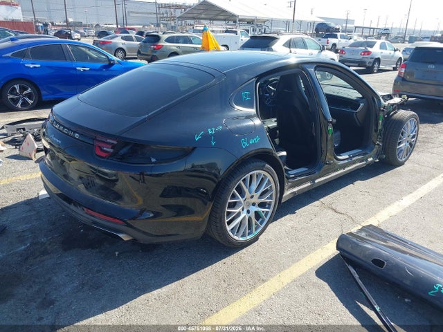 WP0AA2A75JL119588 Porsche PANAMERA 4