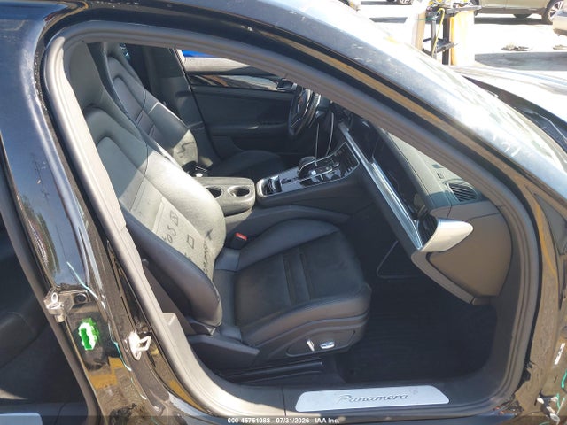 WP0AA2A75JL119588 Porsche PANAMERA 4