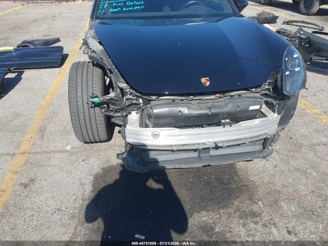 WP0AA2A75JL119588 Porsche PANAMERA 4