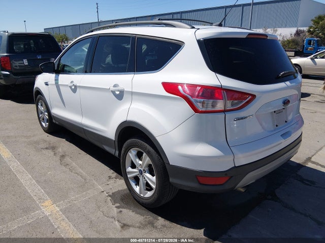 45751214 :رقم المزاد ، 1FMCU0GXXFUC80396 vin ، 2015 Ford Escape Se مزاد بيع