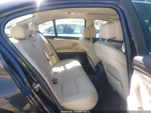 45751229 :رقم المزاد ، WBAFR1C52BC749071 vin ، 2011 Bmw 528i مزاد بيع