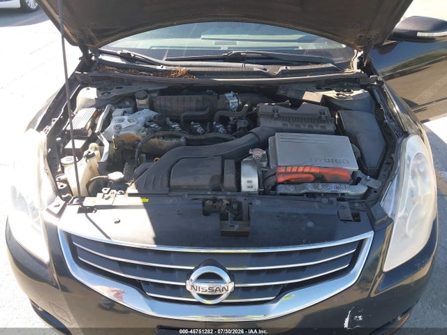 2011 Nissan Altima Hybrid მანქანა იყიდება აუქციონზე, vin: 1N4CL2AP4BC185544, აუქციონის ნომერი: 45751282