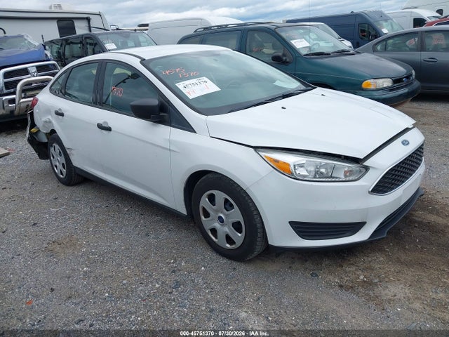 2018 Ford Focus S მანქანა იყიდება აუქციონზე, vin: 1FADP3E2XJL274689, აუქციონის ნომერი: 45751370