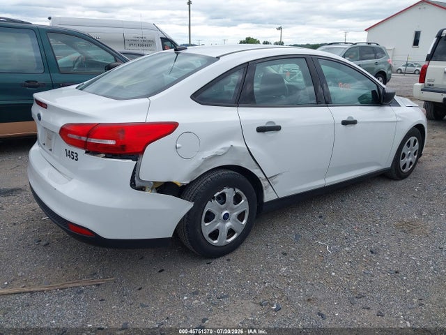 2018 Ford Focus S მანქანა იყიდება აუქციონზე, vin: 1FADP3E2XJL274689, აუქციონის ნომერი: 45751370