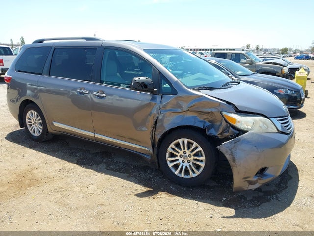 Toyota Sienna Xle 8 Passenger 2017 5TDYZ3DC4HS875542 zdjęcie główne
