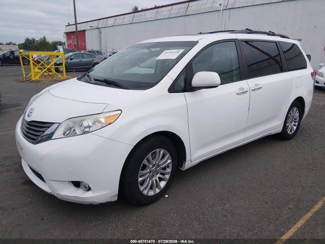 2012 Toyota Sienna Xle V6 8 Passenger მანქანა იყიდება აუქციონზე, vin: 5TDYK3DC8CS187198, აუქციონის ნომერი: 45751470