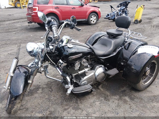 Harley-Davidson Flrt Free Wheeler 2015 1HD1MCM16FB856038 Image 2