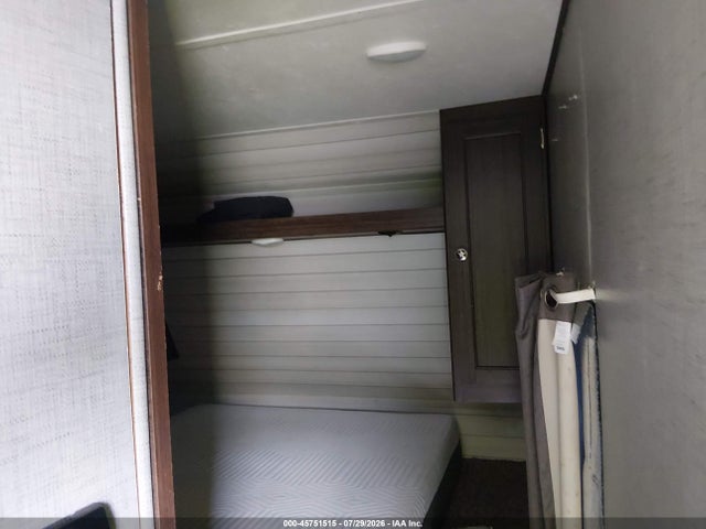 Продаж на аукціоні авто 2019 Crossroads Longhorn Series M-33, vin: 4YDT33326KS379027, номер лоту: 45751515