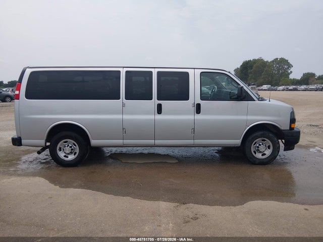 45751705 :رقم المزاد ، 1GAZGNFP8M1154405 vin ، 2021 Chevrolet Express Passenger Rwd 3500 Extended Wheelbase Ls مزاد بيع