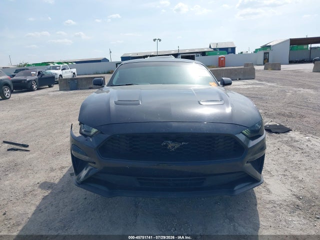 2018 Ford Mustang Ecoboost მანქანა იყიდება აუქციონზე, vin: 1FA6P8TH6J5117033, აუქციონის ნომერი: 45751741