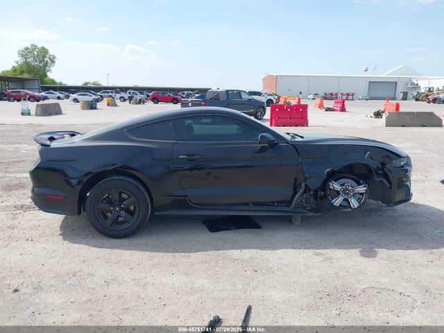 2018 Ford Mustang Ecoboost მანქანა იყიდება აუქციონზე, vin: 1FA6P8TH6J5117033, აუქციონის ნომერი: 45751741