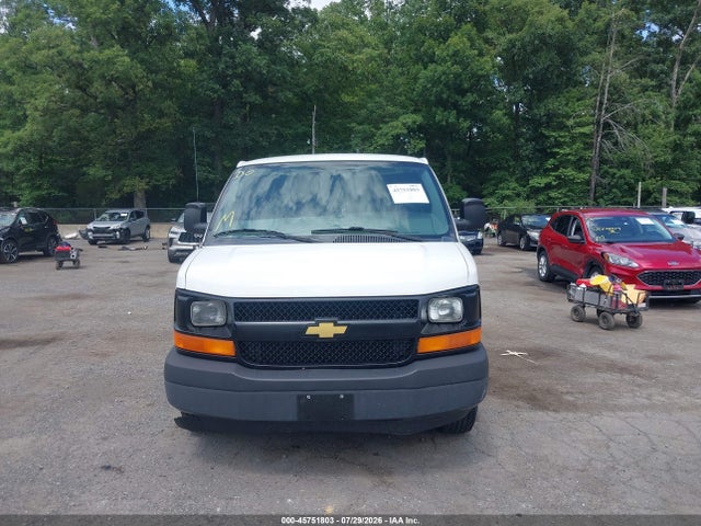 45751803 :رقم المزاد ، 1GCGG25V351266351 vin ، 2005 Chevrolet Express مزاد بيع