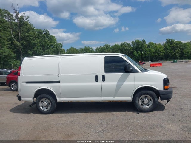 45751803 :رقم المزاد ، 1GCGG25V351266351 vin ، 2005 Chevrolet Express مزاد بيع