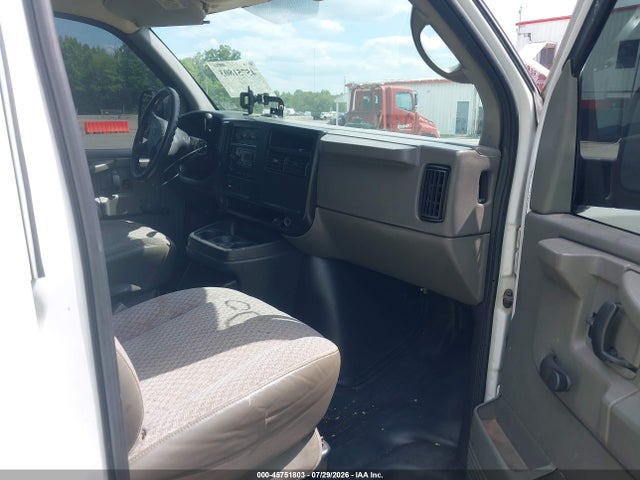 45751803 :رقم المزاد ، 1GCGG25V351266351 vin ، 2005 Chevrolet Express مزاد بيع