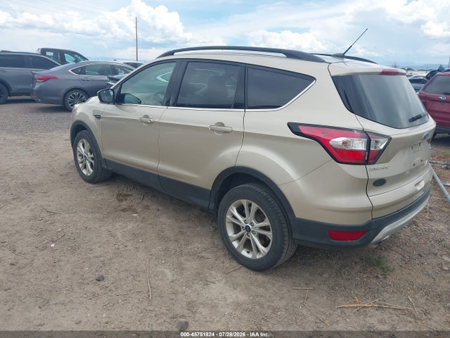 1FMCU9GD1JUD08900 Ford ESCAPE SE