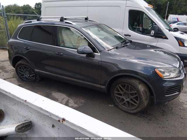 Продажа на аукционе авто 2014 Volkswagen Touareg 3.6l Sport, vin: WVGEF9BP6ED007775, номер лота: 45751868
