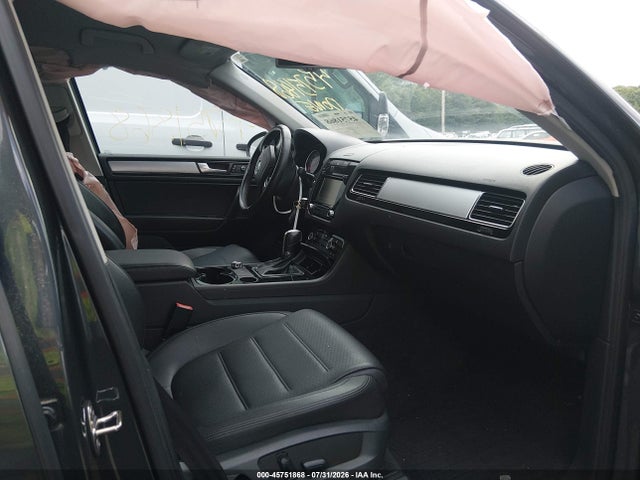 Продажа на аукционе авто 2014 Volkswagen Touareg 3.6l Sport, vin: WVGEF9BP6ED007775, номер лота: 45751868