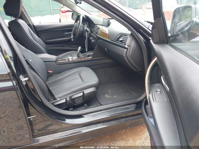 Продажа на аукционе авто 2015 Bmw 320i Xdrive, vin: WBA3C3G57FNT52797, номер лота: 45751907