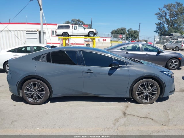 JTDACAAU2R3034035 Toyota PRIUS XLE