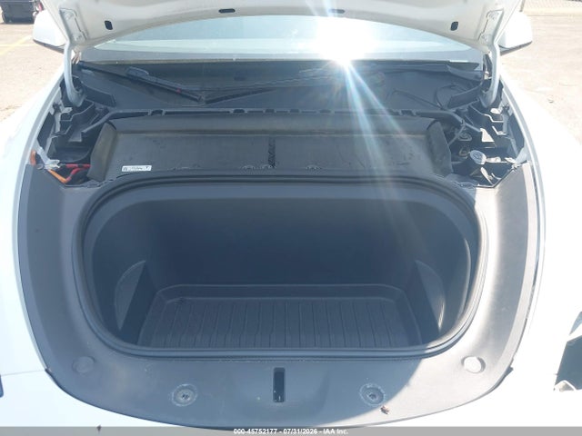 2022 Tesla Model Y Performance Dual Motor All-wheel Drive მანქანა იყიდება აუქციონზე, vin: 7SAYGDEF5NF537090, აუქციონის ნომერი: 45752177