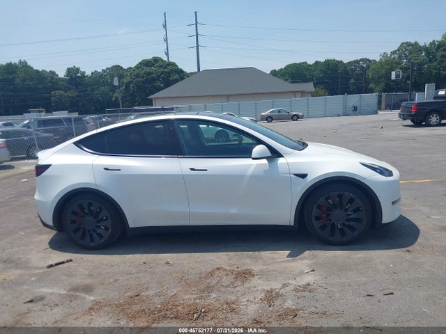2022 Tesla Model Y Performance Dual Motor All-wheel Drive მანქანა იყიდება აუქციონზე, vin: 7SAYGDEF5NF537090, აუქციონის ნომერი: 45752177