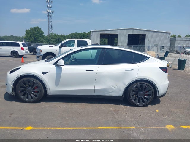 2022 Tesla Model Y Performance Dual Motor All-wheel Drive მანქანა იყიდება აუქციონზე, vin: 7SAYGDEF5NF537090, აუქციონის ნომერი: 45752177