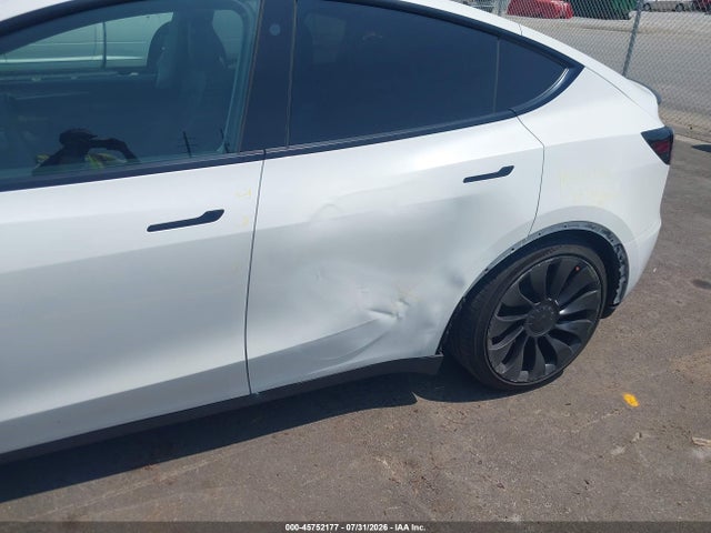 2022 Tesla Model Y Performance Dual Motor All-wheel Drive მანქანა იყიდება აუქციონზე, vin: 7SAYGDEF5NF537090, აუქციონის ნომერი: 45752177