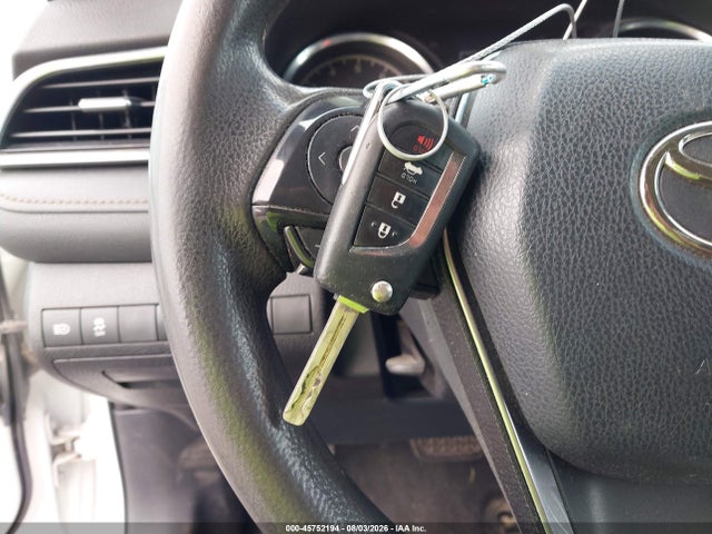 Toyota CAMRY LE 2018 4T1B11HK2JU603474 Image 11