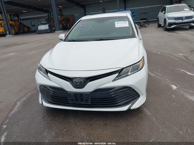 Toyota CAMRY LE 2018 4T1B11HK2JU603474 Image 13