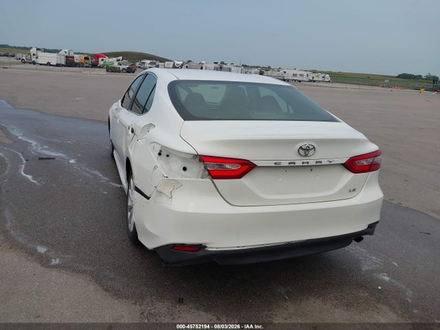 Toyota CAMRY LE 2018 4T1B11HK2JU603474 Image 17