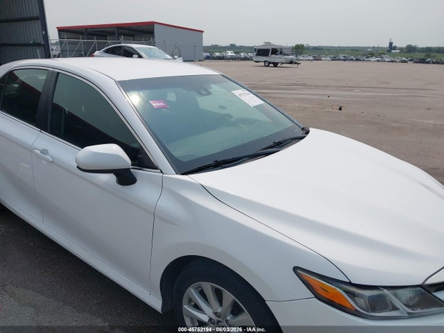 Toyota CAMRY LE 2018 4T1B11HK2JU603474 Image 18