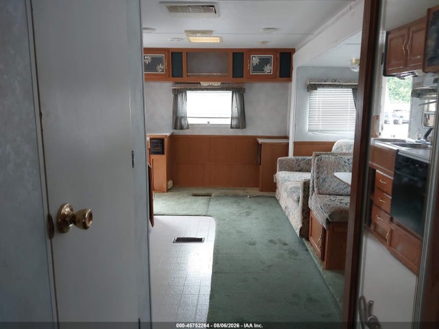 1998 Keystone Sprinter 265rl მანქანა იყიდება აუქციონზე, vin: 4YDT26528W1004592, აუქციონის ნომერი: 45752264
