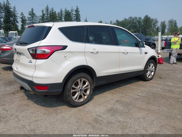 Ford ESCAPE SE 2017 1FMCU9GD4HUC51747 Image 4