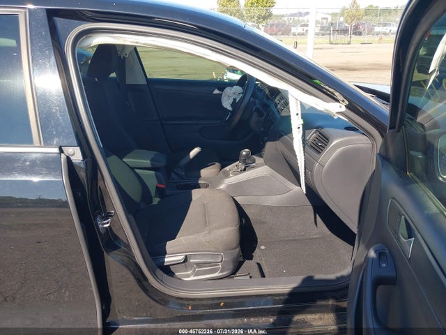 2015 Volkswagen Jetta 2.0l S მანქანა იყიდება აუქციონზე, vin: 3VW2K7AJ4FM232252, აუქციონის ნომერი: 45752336