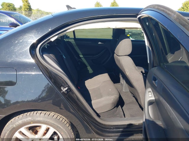 2015 Volkswagen Jetta 2.0l S მანქანა იყიდება აუქციონზე, vin: 3VW2K7AJ4FM232252, აუქციონის ნომერი: 45752336