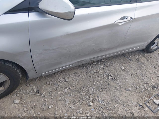 2015 Hyundai Elantra Se მანქანა იყიდება აუქციონზე, vin: 5NPDH4AE7FH633926, აუქციონის ნომერი: 45752427