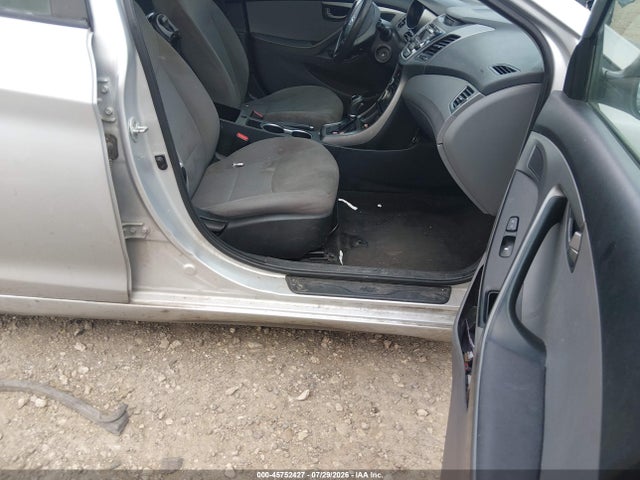 2015 Hyundai Elantra Se მანქანა იყიდება აუქციონზე, vin: 5NPDH4AE7FH633926, აუქციონის ნომერი: 45752427