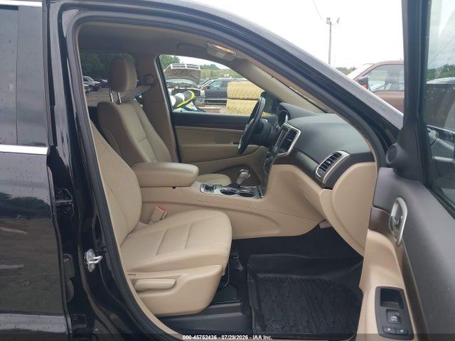 1C4RJFAG9JC405244 Jeep Grand Cherokee Laredo E 4x4
