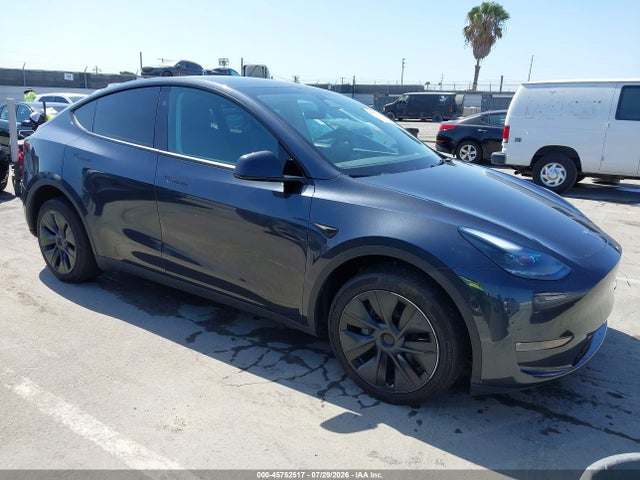 Auction sale of the 2024 Tesla Model Y Long Range Dual Motor All-wheel Drive, vin: 7SAYGDEE4RF209625, lot number: 45752517