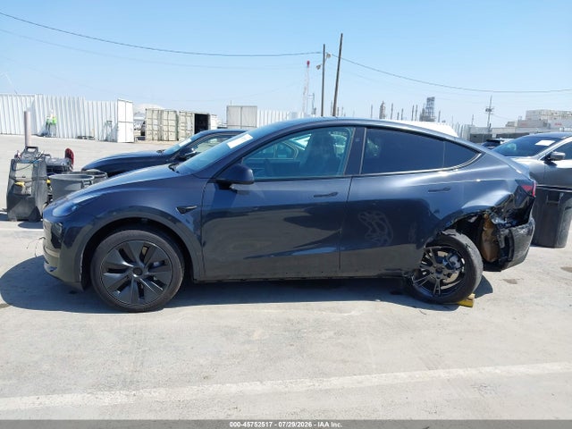 Auction sale of the 2024 Tesla Model Y Long Range Dual Motor All-wheel Drive, vin: 7SAYGDEE4RF209625, lot number: 45752517
