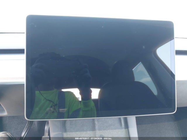 Auction sale of the 2024 Tesla Model Y Long Range Dual Motor All-wheel Drive, vin: 7SAYGDEE4RF209625, lot number: 45752517